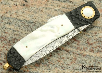 Howard Hitchmough Custom Knife Damasteel, Blued Textured Steel with Mother of Pearl Shell and Pearl Inlaid Gold Pivot    Gold Bale  Mid Lock - Image 3