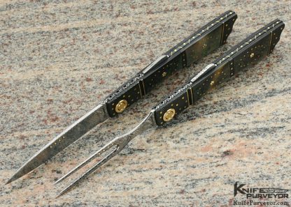 Howard Hitchmough Custom Knife Fork and Knife Set with Damasteel and Blue Textured Steel with Gold and Pearl Inlays and Gold Pivot with Black Lip and Gold Lip Pearl Midlock - Image 4