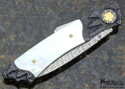 Howard Hitchmough Custom Knife Damasteel, Blued Textured Steel with 24Kt Gold Inlays & Mother of Pearl Shell Midlock - Image 3