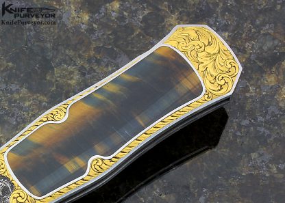 Steve Hoel Custom Knife Tiger Eye Interframe Coke Bottle Lockback Engraved by Lee Griffiths with 24Kt. Gold Inlays - Image 3