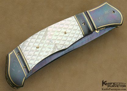 John W. Smith Custom Knife Checkered Mother of Pearl Shell & Blued Sole Authorship Damascus with 24Kt Gold Inlays Automatic Linerlock - Image 3